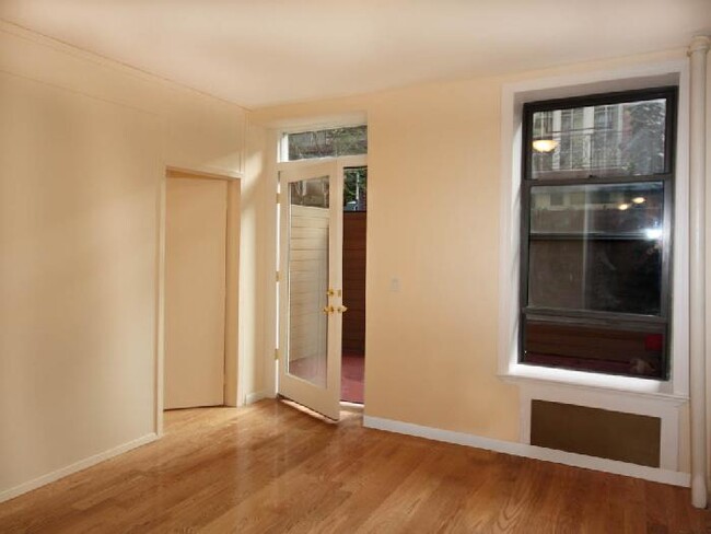 324-326 East 52nd St. Unit 1D - 324-326 East 52nd St. Unit 1D Unidad 1D Rental