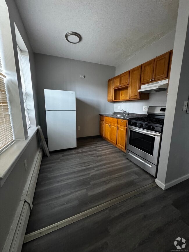 Building Photo - 27 Congress St Rental