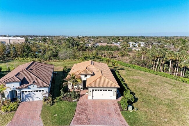 Building Photo - 2322 5th St E