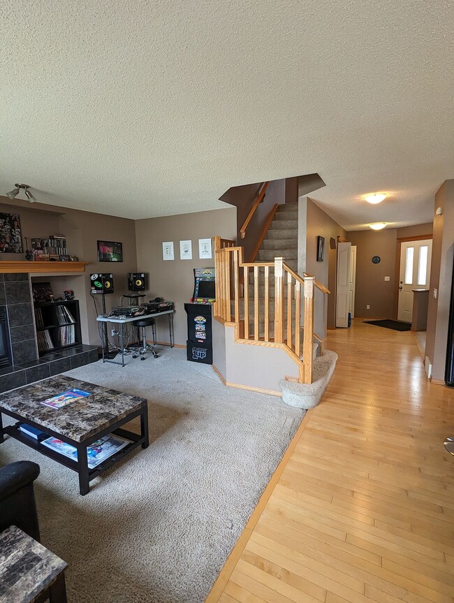 Photo - 247 Royal Birch Way NW