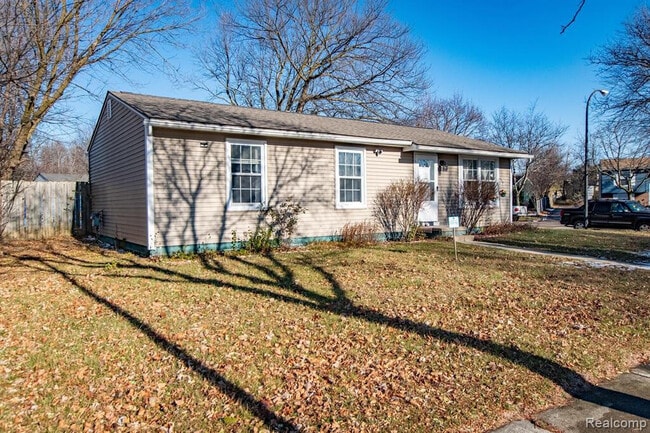 Photo - 2163 Hemlock Dr House