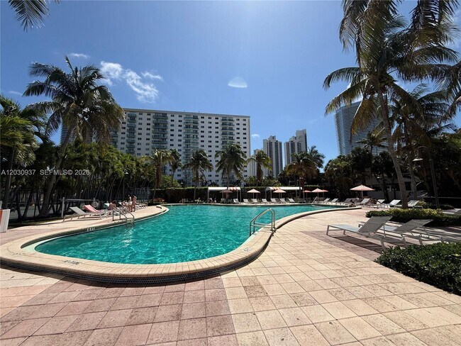 Photo - 19380 Collins Ave Unidad PH-11