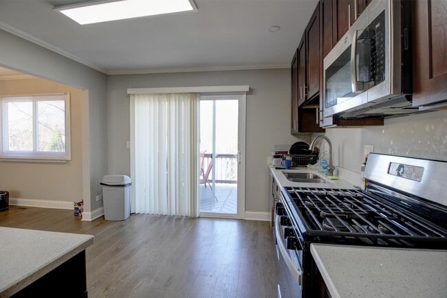 Photo - 147 Grady Dr