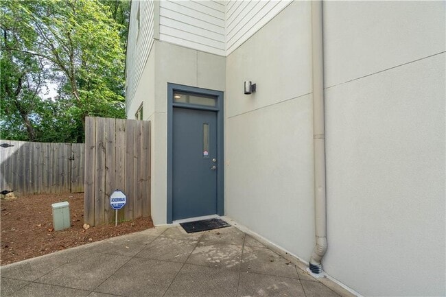 Photo - 1338 Rietveld Row NW