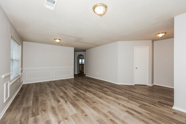 Photo - 522 Blueberry Hill Ln