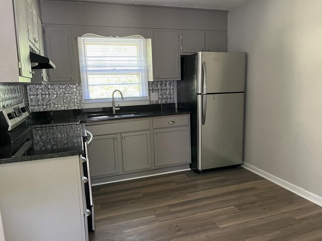 Photo - 1500 Northwoods Dr