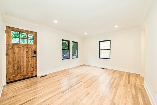 Photo - 7111 N Mason Ave