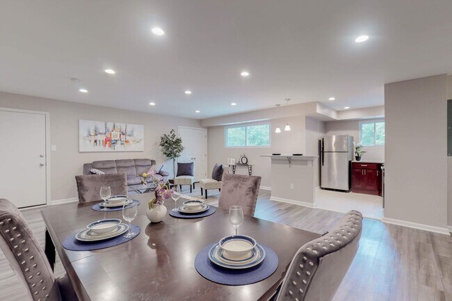 1403 Wentworth Ave
