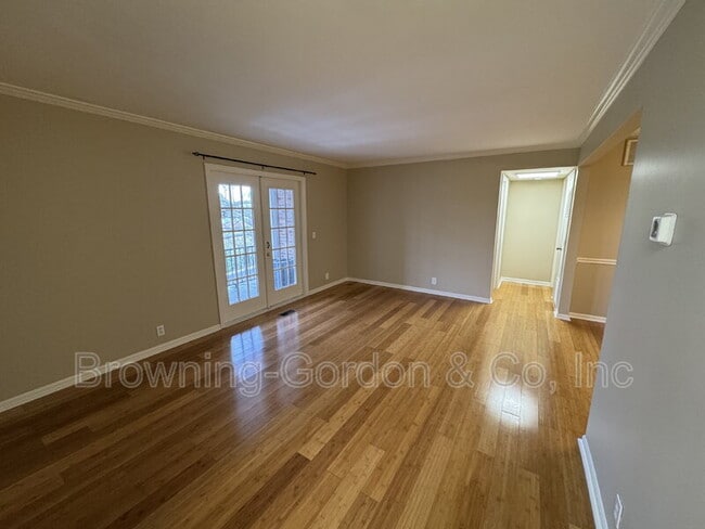 Building Photo - 5025 Hillsboro Pike Unit TN