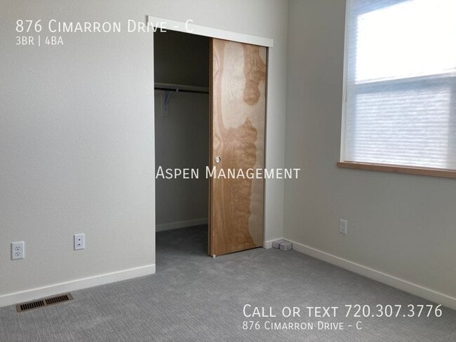 Photo - 876 Cimarron Dr