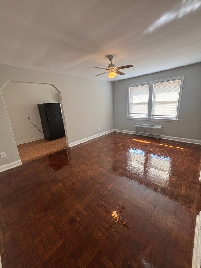 Photo - 135 KENNEDY ST NW