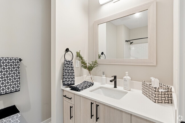 2BR, 2BA - 1,327SF - Bathroom