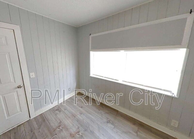 Photo - 1331 W 25th St