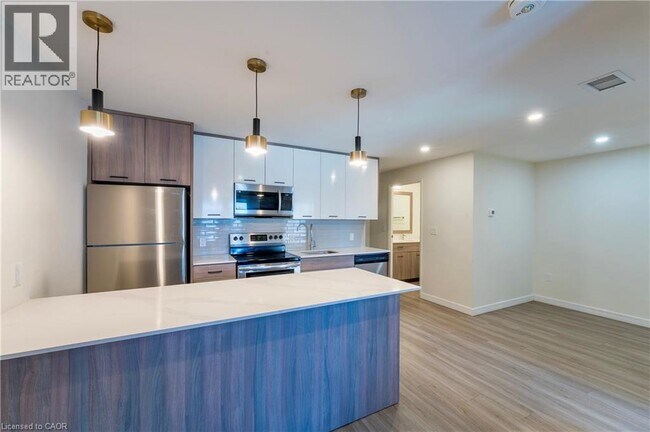 Photo - 227 Market St