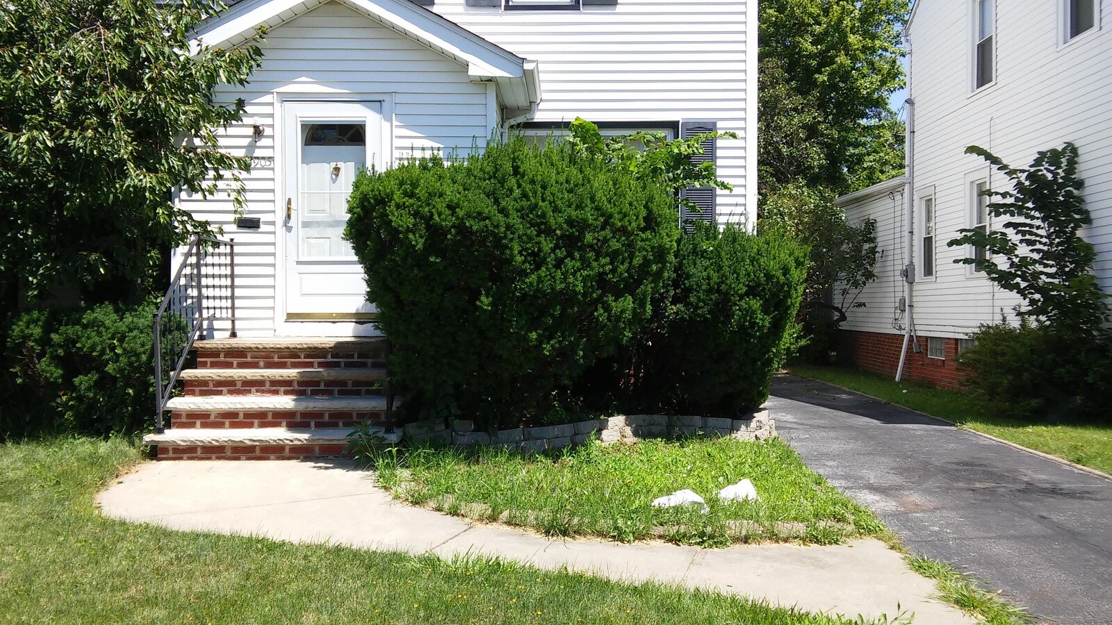 Front Door - 3905 E Antisdale Rd