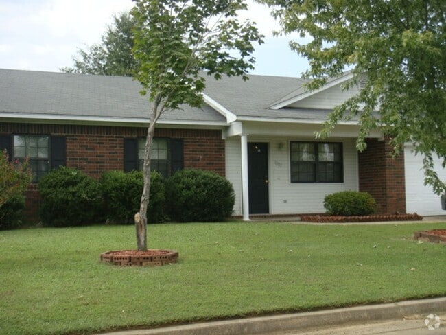 Building Photo - 1207 N Quincy Ave Rental
