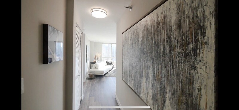 Photo - 40 E Delaware Pl