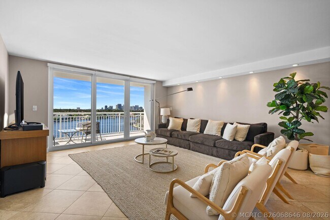 Photo - 511 Bayshore Dr Unit 810