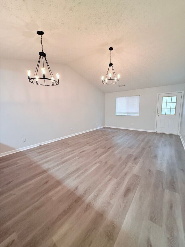 Photo - 2br Brick Townhome in Great Gainesville Lo...