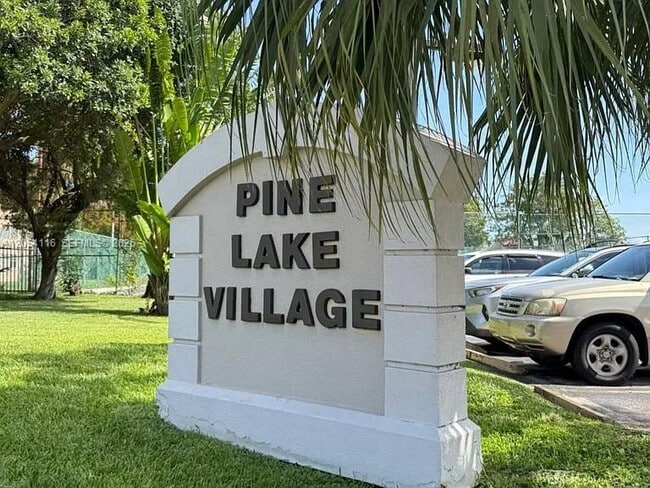 Building Photo - 8881 Fontainebleau Blvd Unit 107