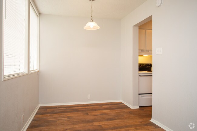 1 BR, 1 BA - 650 SF
