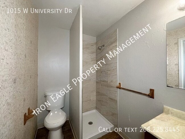 Photo - 1015 W University Dr