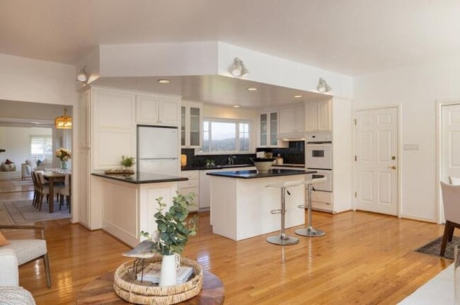 Photo - 3050 Ribera Rd