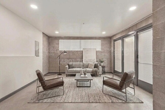 Building Photo - 129 N 11th Ave Unit 1b