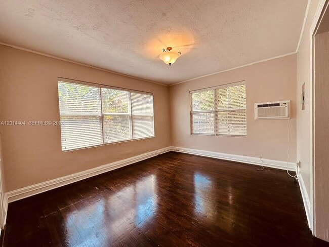 Photo - 344 Mendoza Ave Unit 3