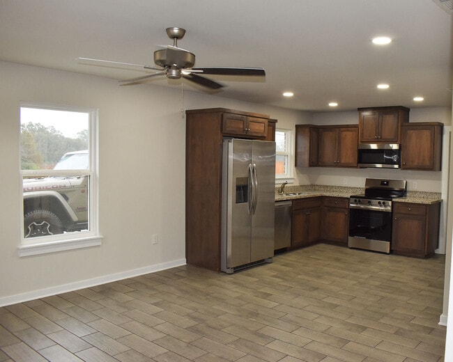 Photo - 130 East Ave