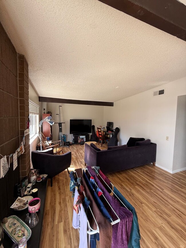 Photo - Charming 3 bedroom, 2 bathroom duplex in West Davis.