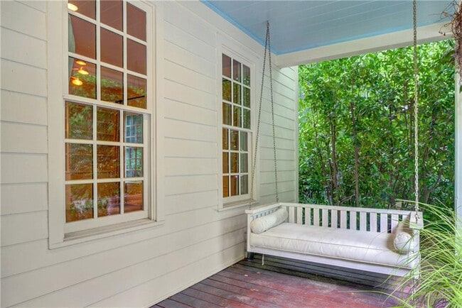 Photo - 9043 Selborne Ln