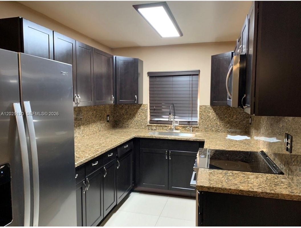 Photo - 1337 N Andrews Ave Unidad 2
