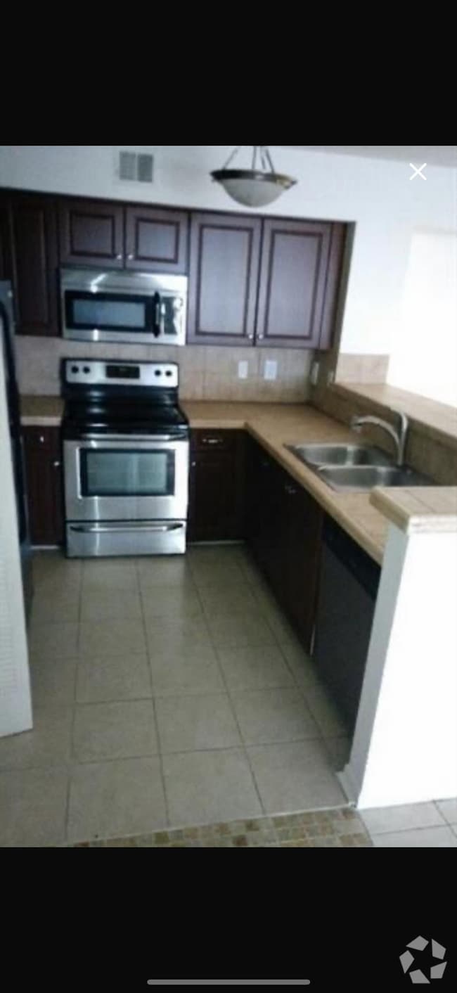 Building Photo - 1749 Village Blvd Unit 103 Rental