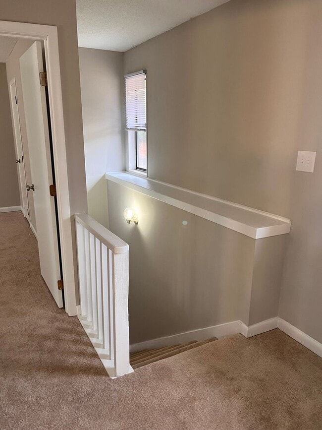 Building Photo - Relax and Enjoy Lake Royale! Unit D21B