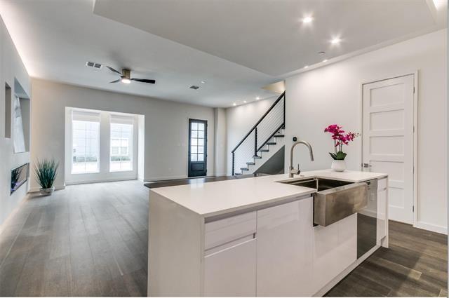 Photo - 256 Crockett St