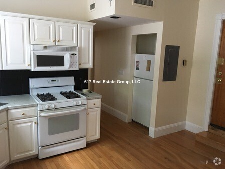 Building Photo - 18 Dean Rd Unit 12-GA Rental