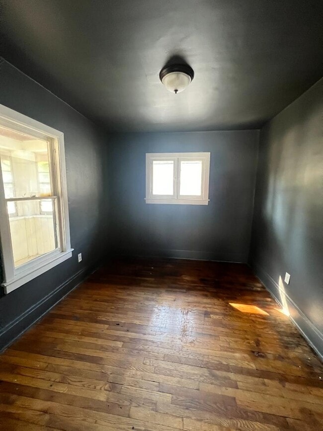 Building Photo - 2120 W Genesee Ave Rental