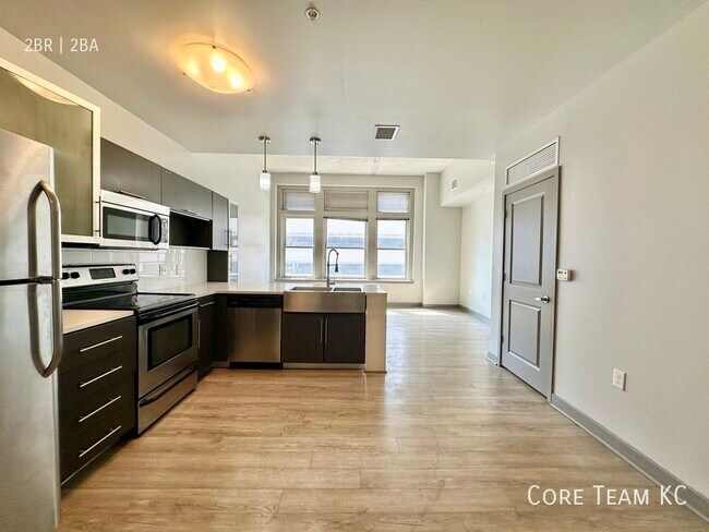 Building Photo - 306 E. 12th St.-209 Unit 209 Rental