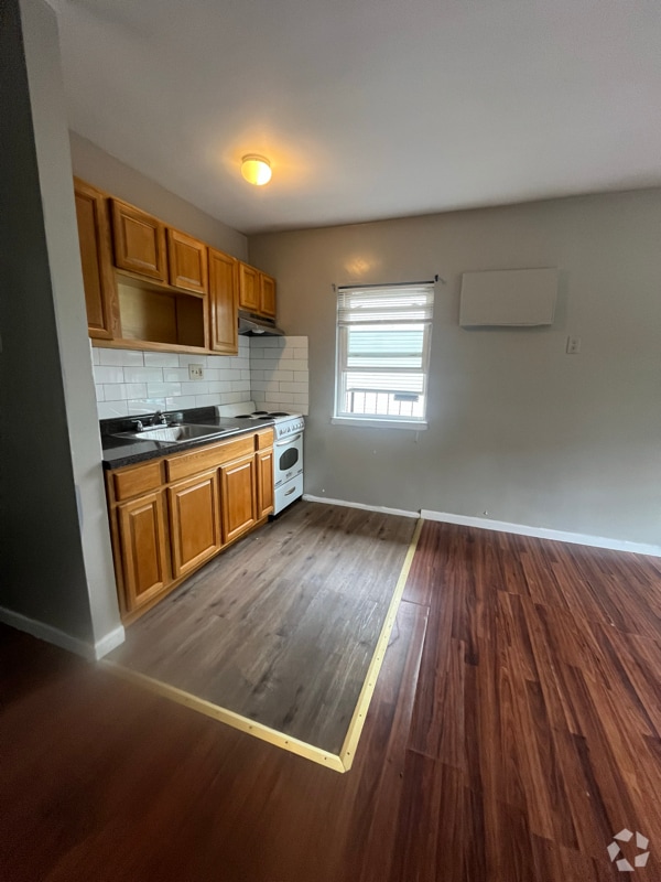 Building Photo - 47 Lenox Ave Rental