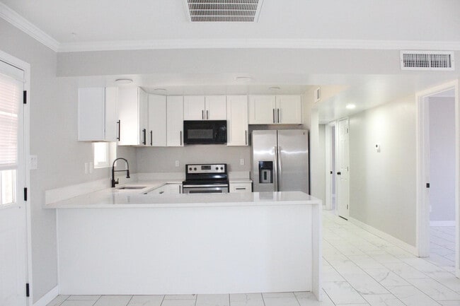 Photo - 3932 W Griswold Rd