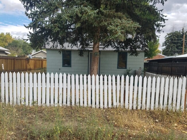 Building Photo - 681 Lincoln St