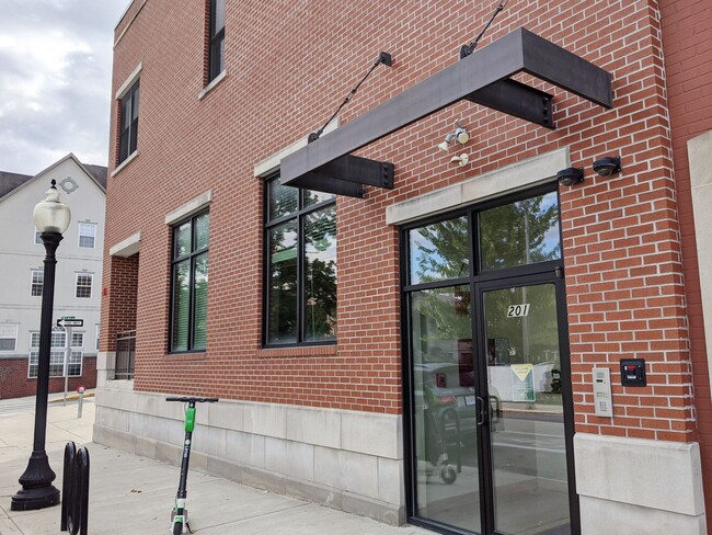 Photo - Sixth &amp; Washington