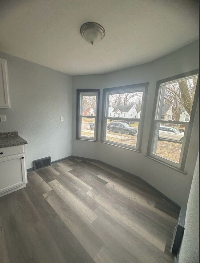 Photo - Cute 2 bedroom located on Detroit's West side.