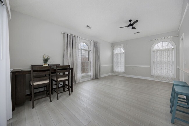 Photo - 1 Bedroom Condo in Myrtle Beach with Elevator Unit 301