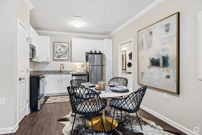 Capri 1BR, 1BA - 752SF - Dining Area