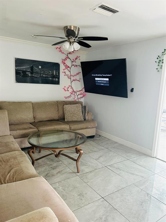 Photo - 3381 SW 16th St