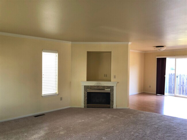 Photo - 3 Bedroom 2.5 Bath Condo-Gas Fireplace