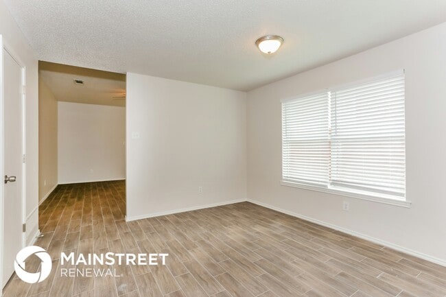 Photo - 548 Langston St