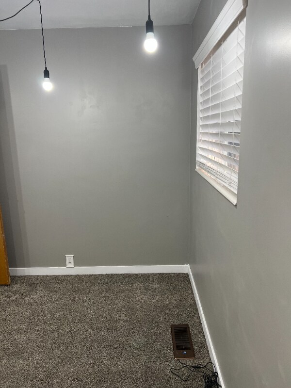 Photo - 5549 S 2700 W Unidad room 3